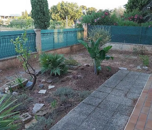 Avec Terrasse Independant En בית הארחה